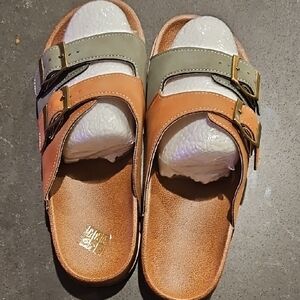 Two-Tone Buckle Sandals